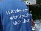 T-Shirt mit der Aufschrift "Wanderverein Weinspechte Michelbach"