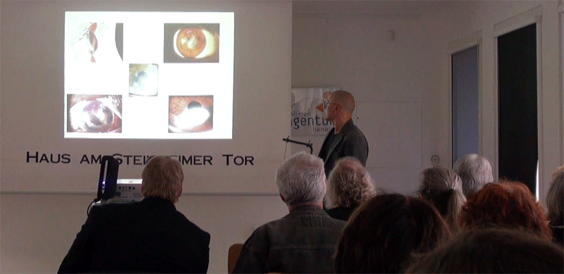 Dr.Schilling beim Vortrag