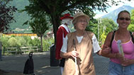 auf der Winterpromenade Reinhilde und Christa