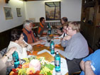 in Peters Bürgerbräu: links Maria, Josef, Margit; rechts Andreas, Ingrid