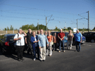 vor dem s-Bahnhof von links: Josef, Bernd, Ingrid, Werner, Wasilij, Renate, Silvia, Gretel, Günther, Silvia, Peter