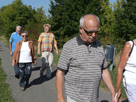 auf dem Mainweg von rechts: Werner, Angela, Gretel, Peter