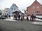 die ganze Gruppe vor dem Bahnhof in Michelbach