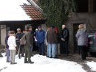 die Gruppe vor der Bäckerei