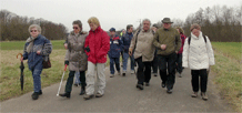 Wanderer: vorne Maria, Adele, Silvia, Josef, Ede, Gabi