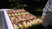 Tablett mit Canapés