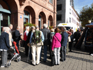 Die Gruppe vor dem Rathaus