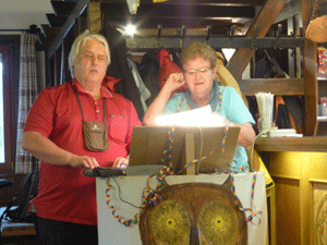 Josef und Brigitte in de Bütt