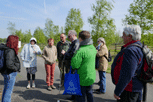 die Gruppe beim Zuhören:. von links Marlies, Margit und Achim Becker, Alwin, Marc-Eric. Regina, Josef