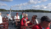 auf der Fähre, Blick über See, im Vordergrund Ingeborg und Reingard