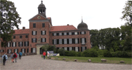 Eutiner Schloss mit Torturm und  seizlichem Eckturm