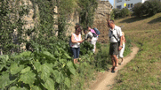 Pitschedabber in der essbaren Stadt im Stadtgraben vor der Stadtmauer