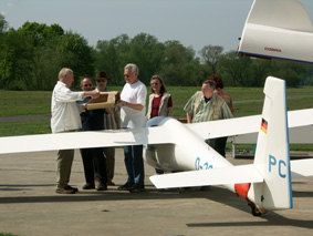 Udo, Friedrich, Volkhard, Marlene, Ede am Flieger