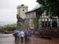 im Hof der Wartburg im Regen