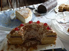 Kuchenbüffet: Frankfurter Kranz und Käsesahnetorte