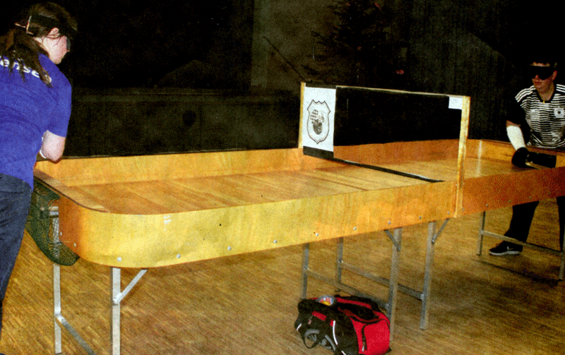 ShowDown-Platte, rechts Patrick, links seine Gegnerin