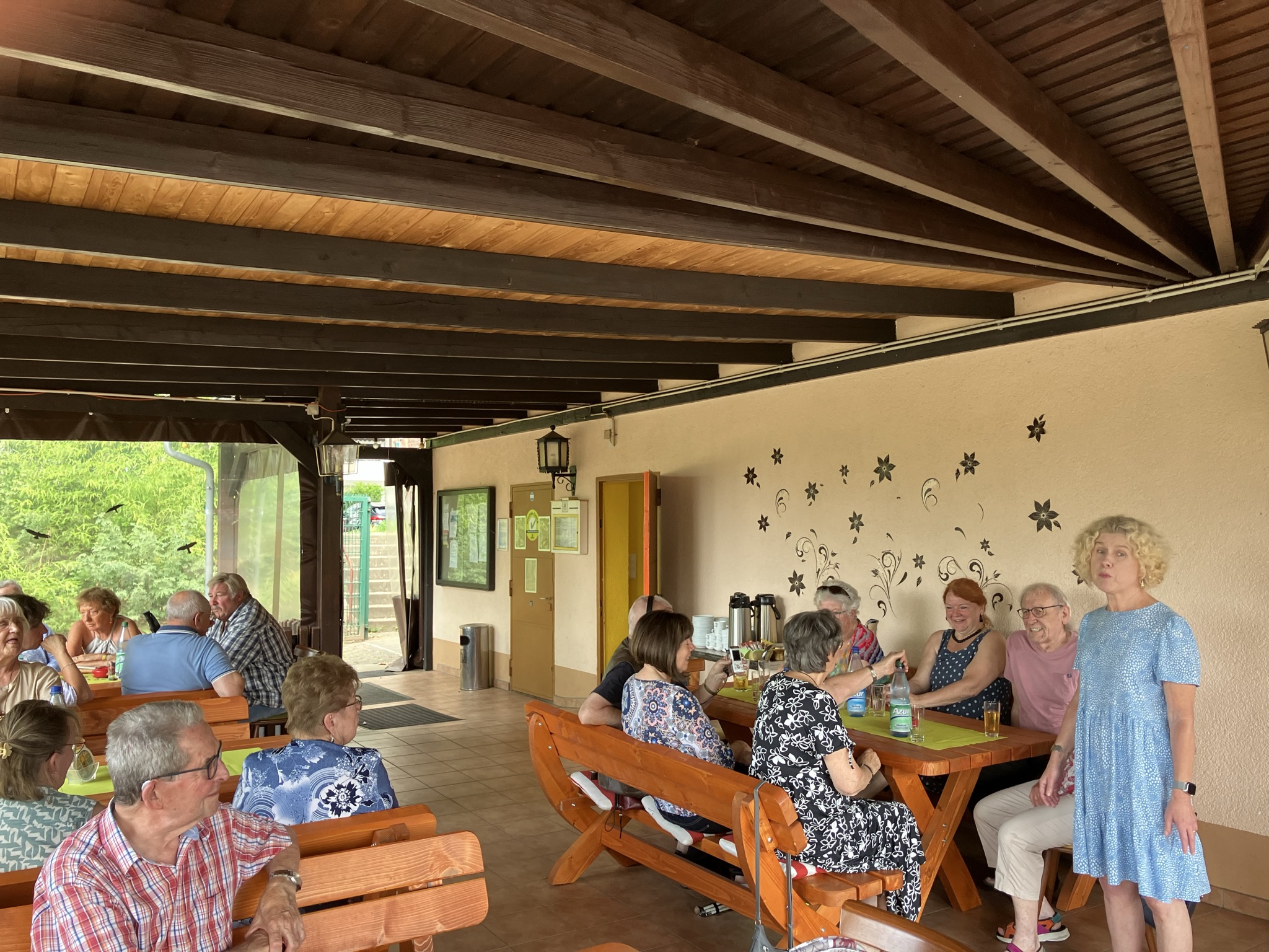 Mitglieder der Bezirksgruppe Hanau beim Sommerfest